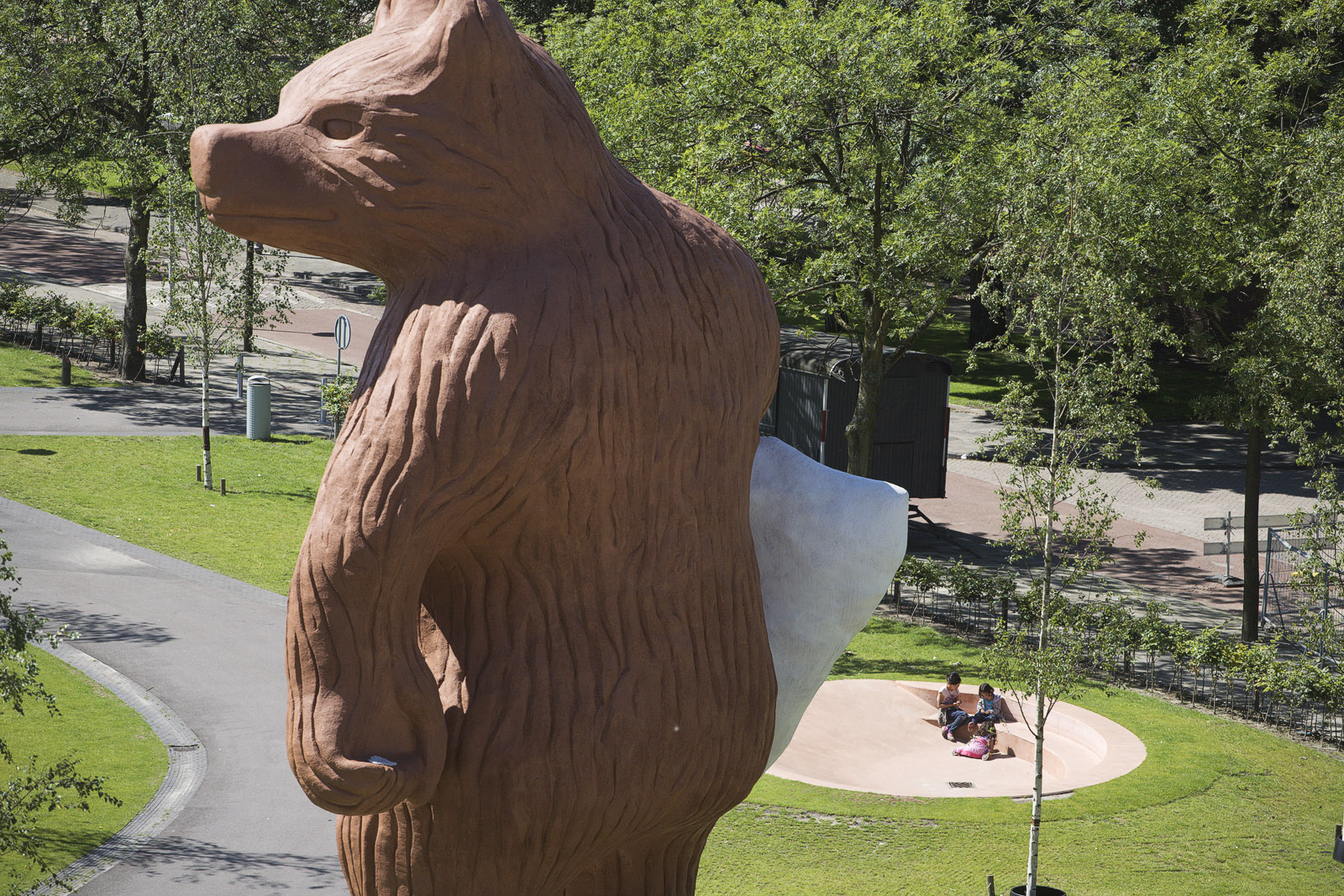 The Chill-spot and the statue of the Staalman